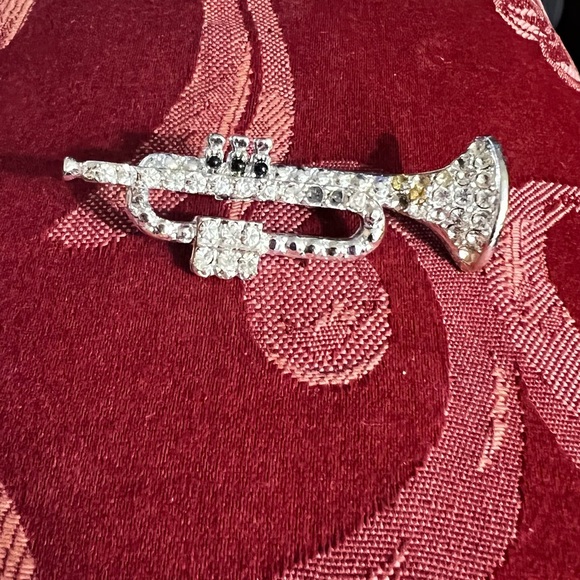 Vintage musical trumpet instruments pin - Picture 2 of 9
